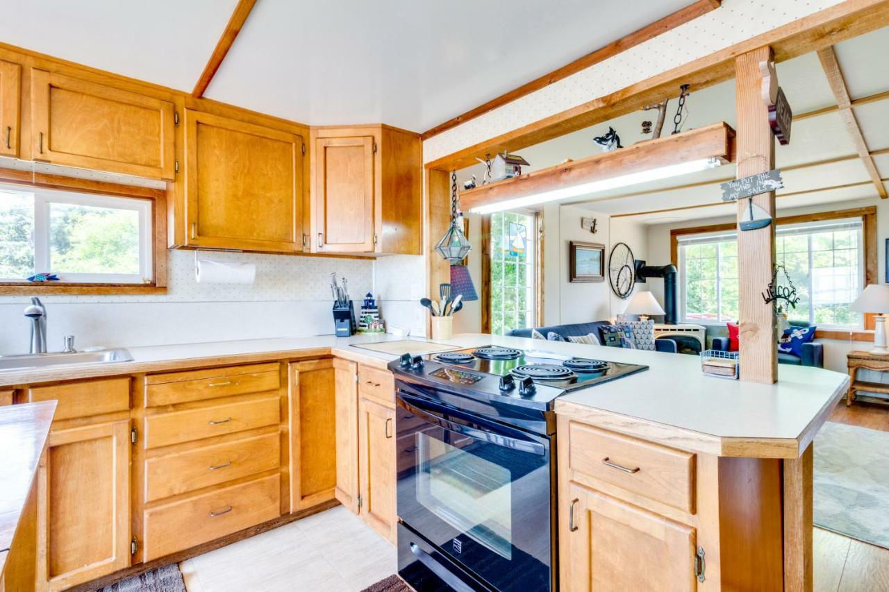 Happy Camp Beachfront Cabin Netarts Bagian luar foto
