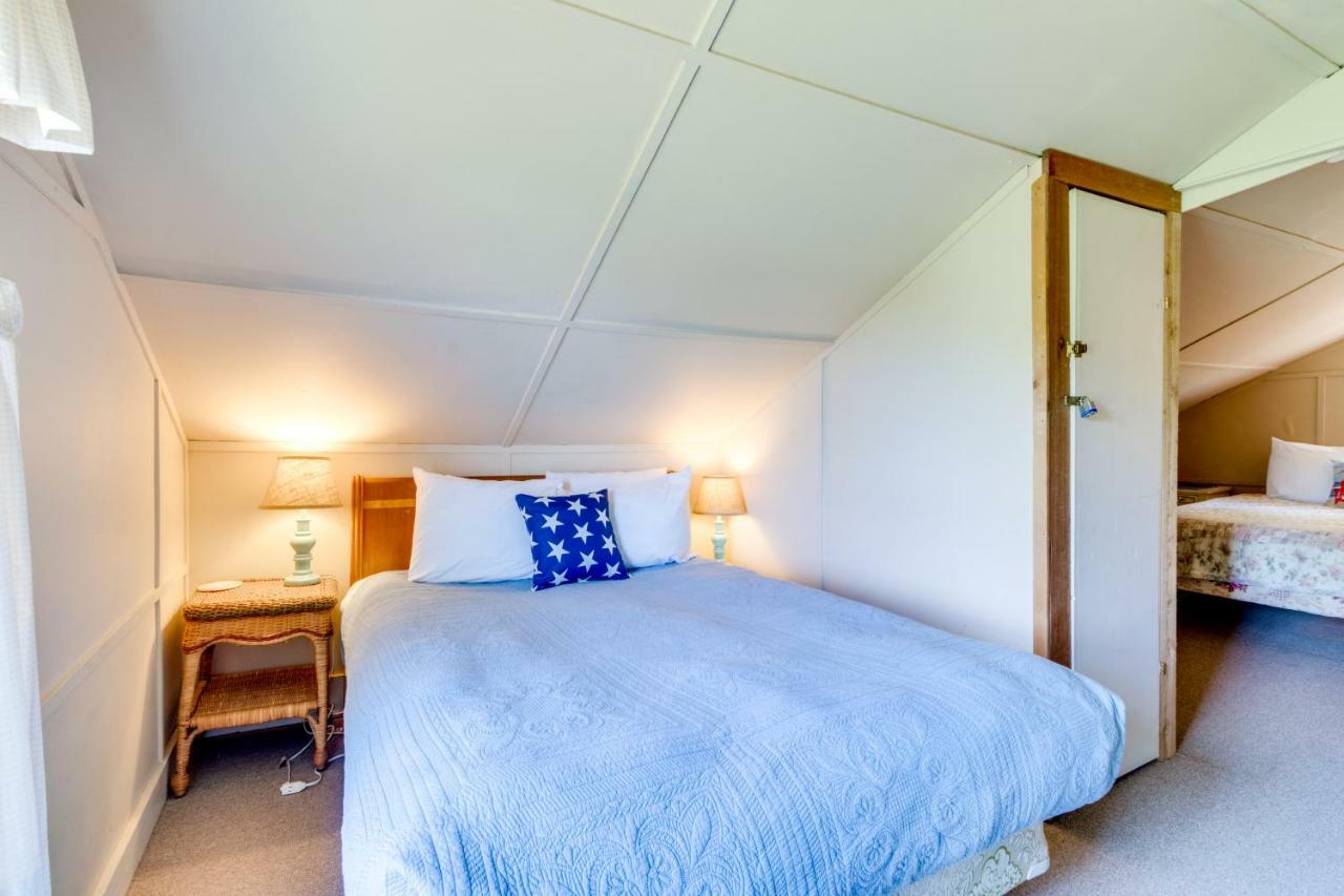 Happy Camp Beachfront Cabin Netarts Bagian luar foto