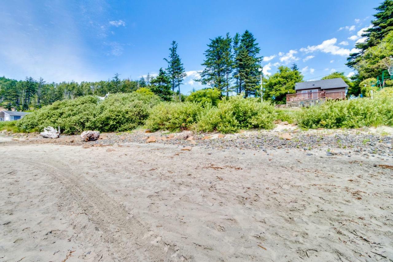 Happy Camp Beachfront Cabin Netarts Bagian luar foto