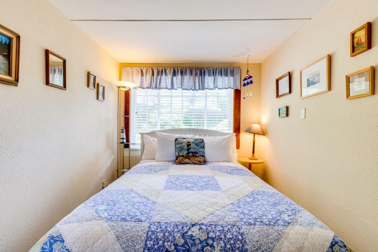 Happy Camp Beachfront Cabin Netarts Bagian luar foto